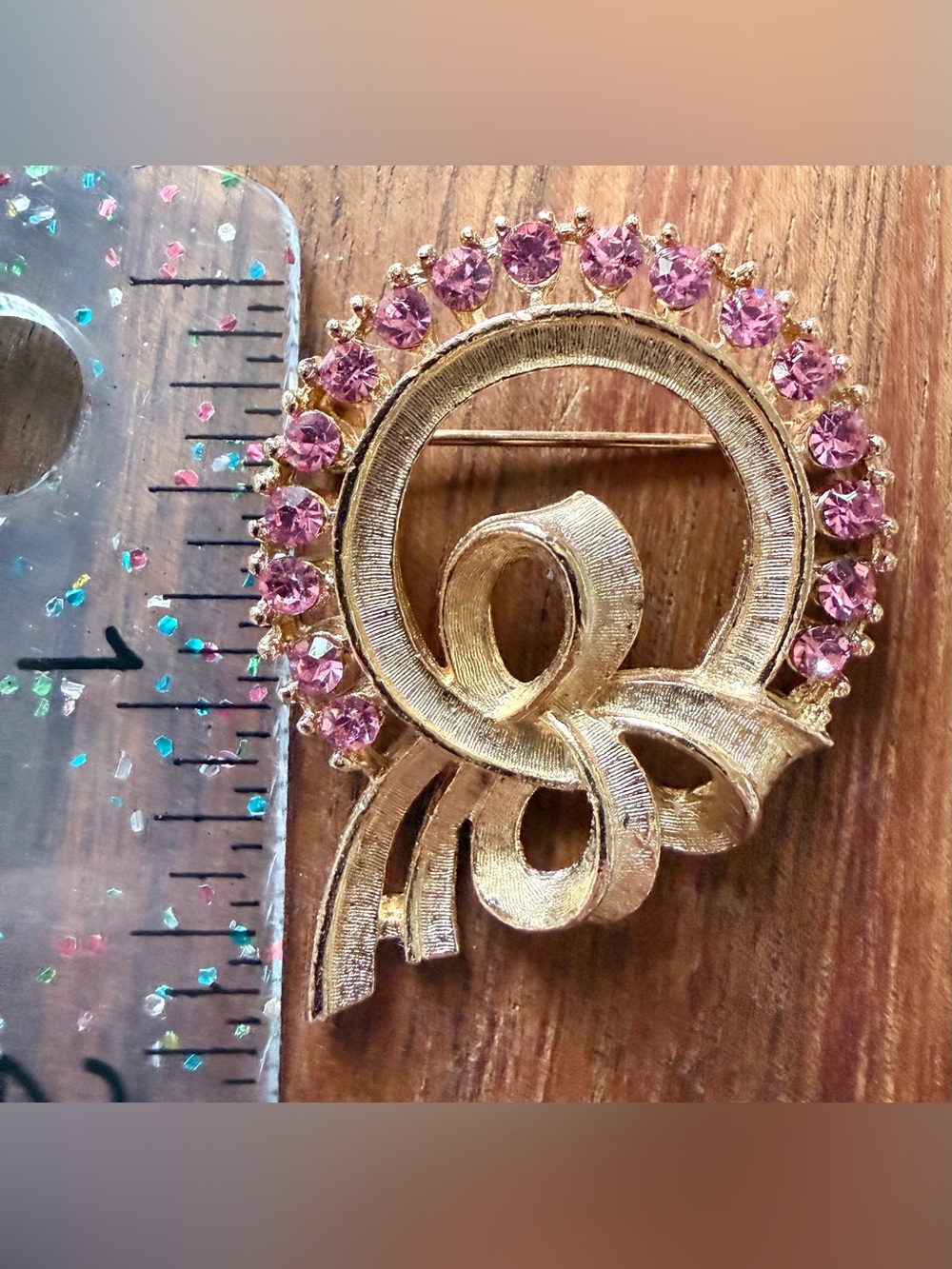 Vintage Gold-Tone Brooch with Pink Rhinestones Pin Wreath Circle